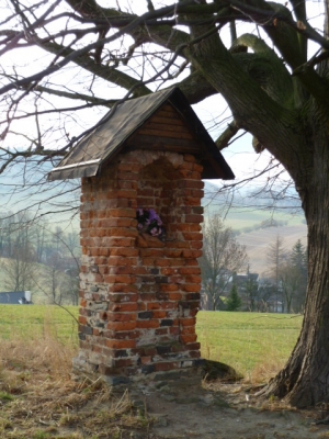 Boží muka před opravou.JPG