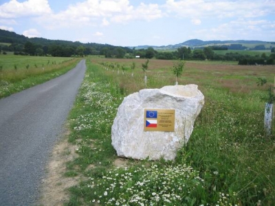 obr. 5 - Od Strážnice - nová komunikace (2005)