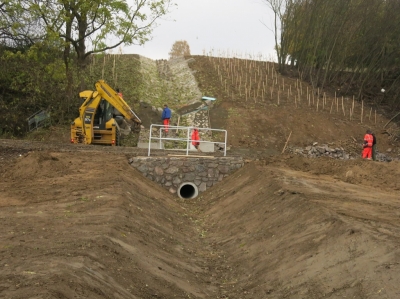 4 skluz a propust pod místní komunikací