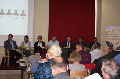 první panelová diskuze 