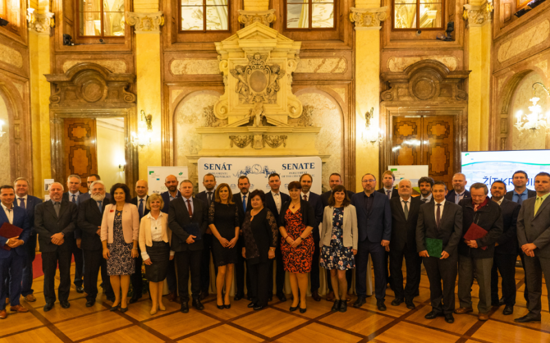 Slavnostní vyhlášení Žít krajinou 2021 - výherci a předávající