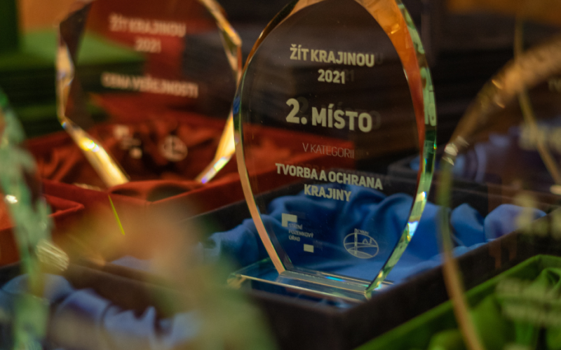 Slavnostní vyhlášení Žít krajinou 2021 - skleněné trofeje