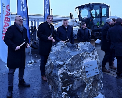 D1 0136 Říkovice-Přerov_Tomáš Navrátil, náměstek primátora Přerova, Martin Kupka, ministr dopravy, Roman Brnčál, ředitel KPÚ pro Olomoucký kraj, v pozadí Radek Máttl, GŘ ŘSD.jpg