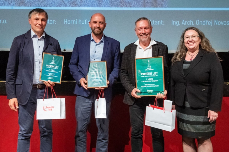 API_5272_Heřmanice veřejné hlasování Tomáš Maček.jpeg