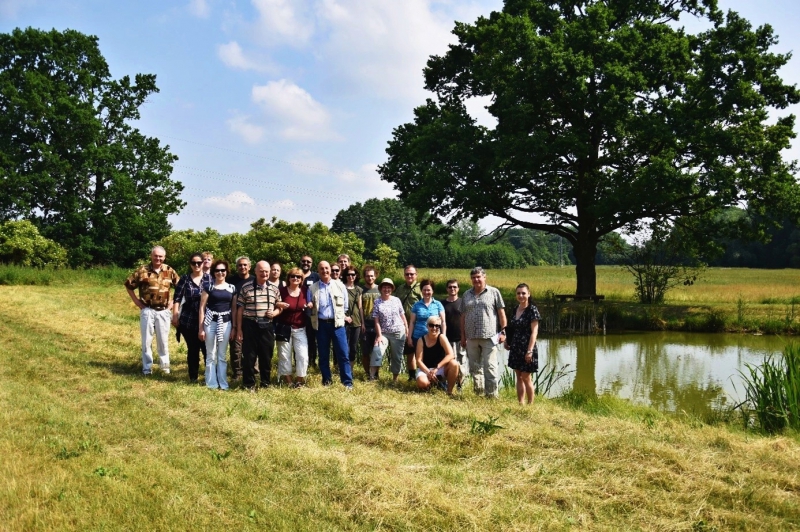 účastnící exkurze.jpg