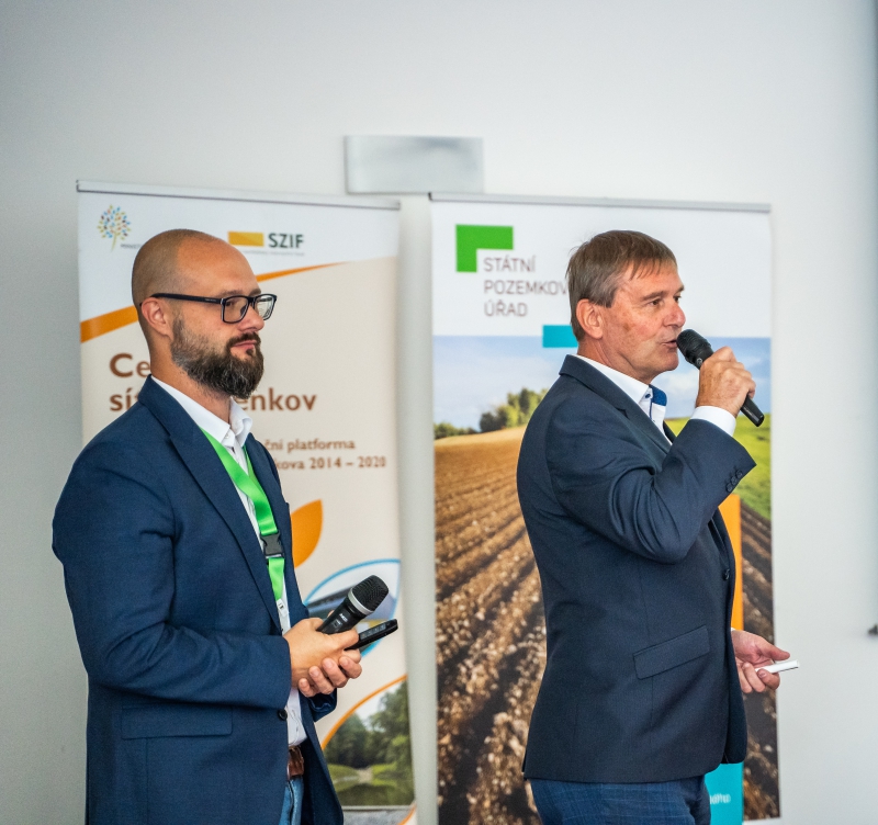 Petr Brož z KPÚ pro Plzeňský kraj a Lukáš Karkoš, starosta obce Nezvěstice