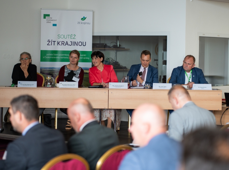 Panelisté I. odpoledního bloku