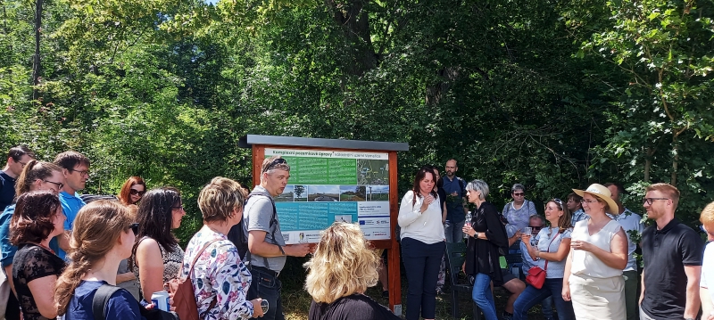 Seminář ve Verneřicích - odhalení nové infotabule