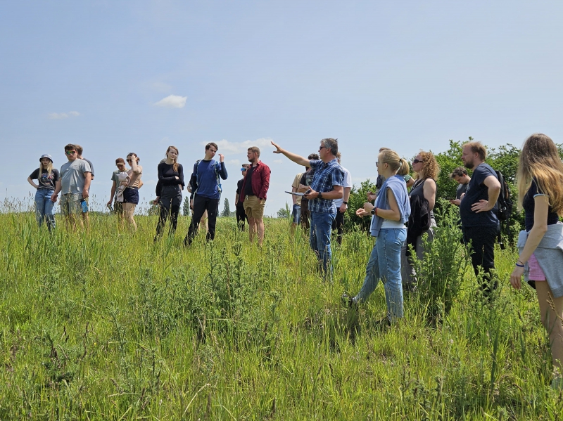 Exkurze studentů ČZU Břeclavsko - výklad Ing. Zajíčka (foto credit ČZU)