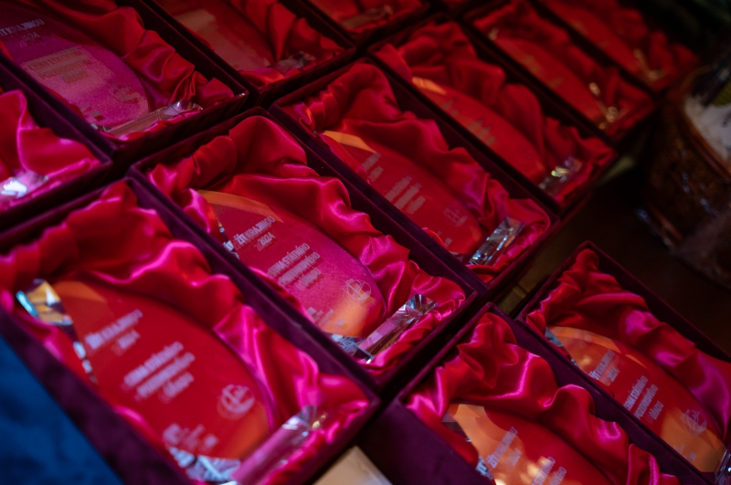 Žít krajinou 2024 - skleněné trofeje