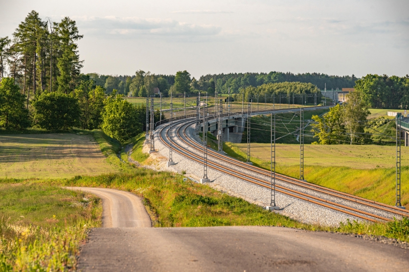 HPC5R Klenovice, vzadu CVS22 Myslkovice.jpg